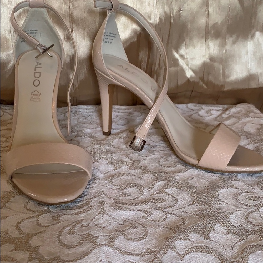 Nude sexy wedding heel